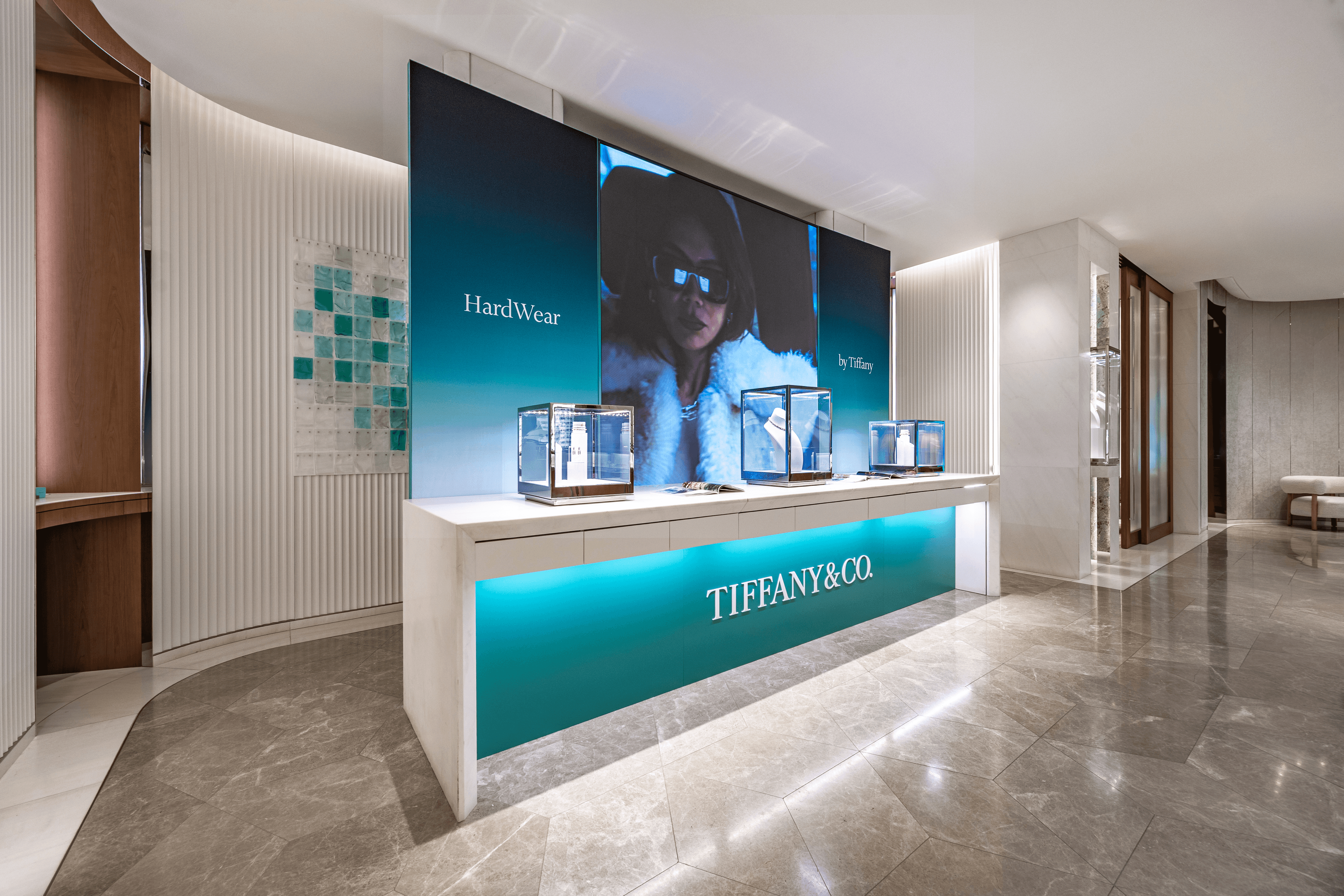 RET-Tiffanyandco-06.png